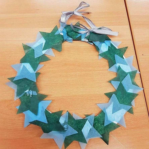 cover the wreath with stars