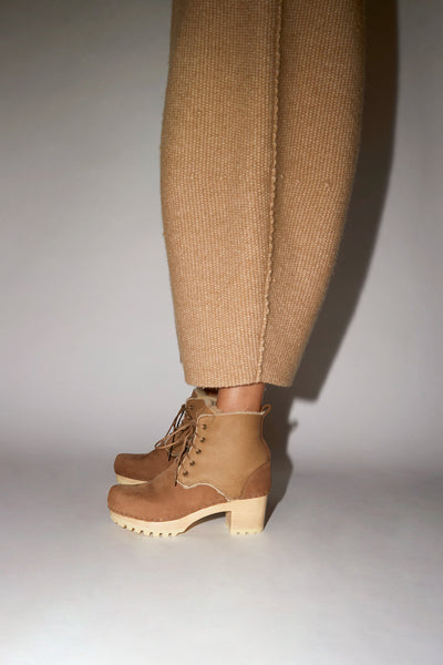 lace up clog boots