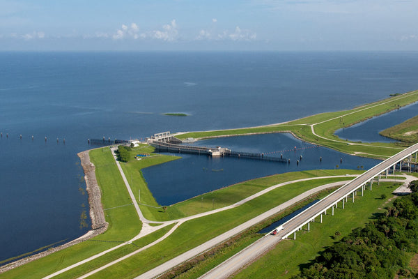 Port Mayaca Dike on Lake Okeechobee Florida - 4ocean Everglades Bracelet