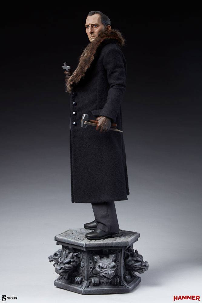 PREORDER COUPON €659 Peter Cushing Dracula Premium Format Statue Van Helsing