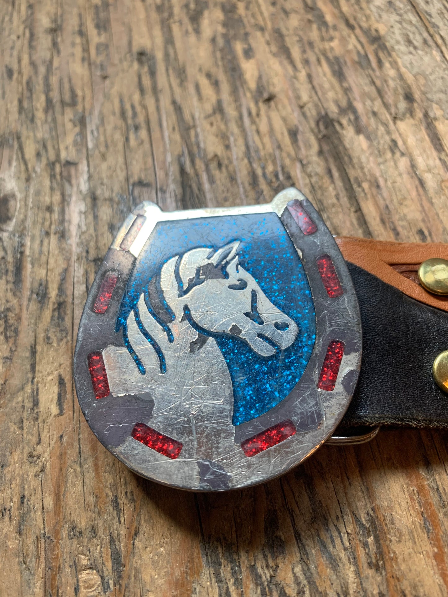 Glitter Inlay Horseshoe Buckle
