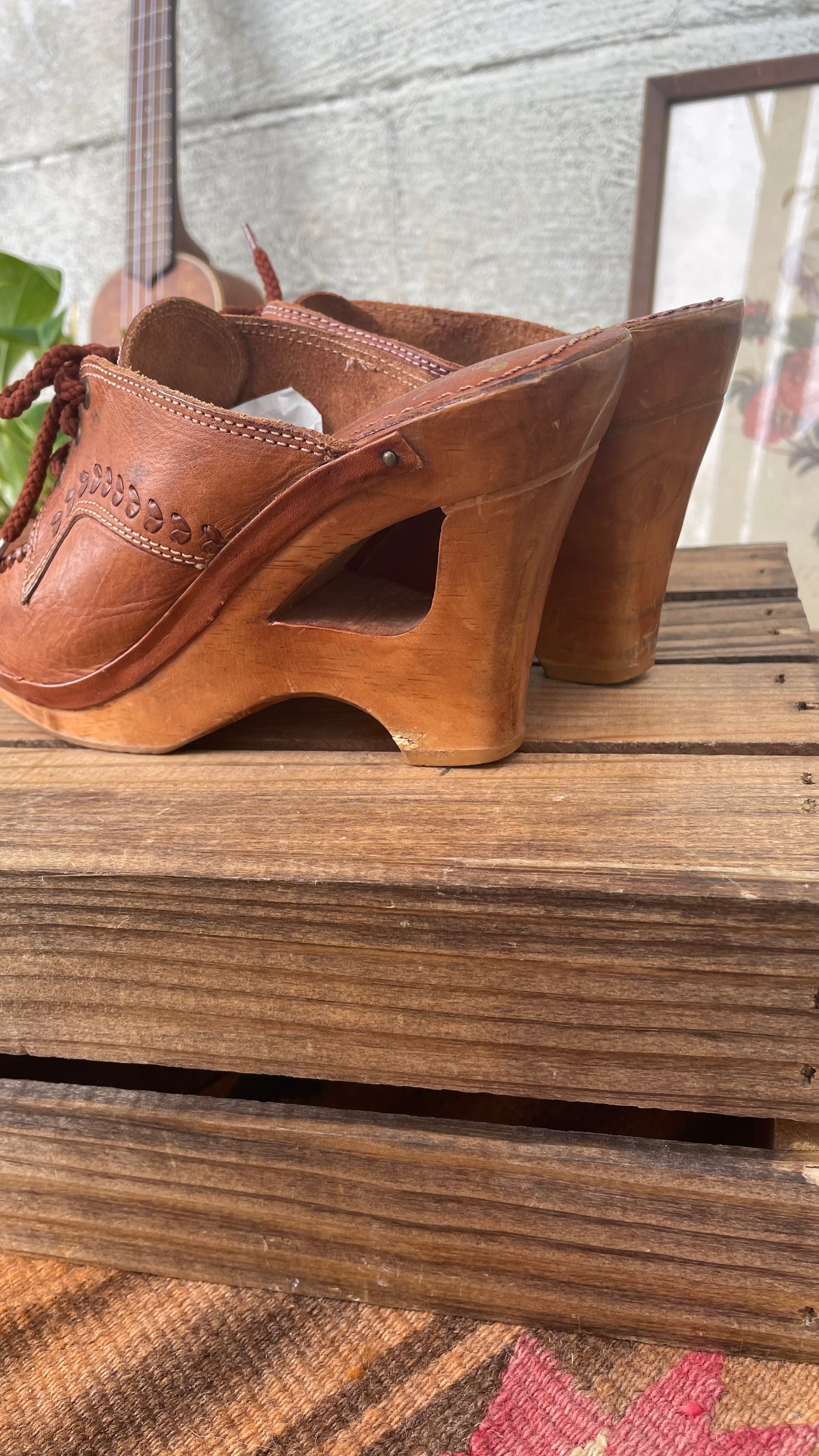 Kinney Wood and Leather Clogs / women's 8