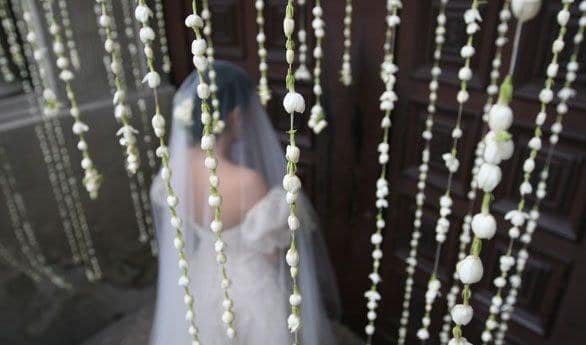 Sampaguita flowers make beautiful garlands for your wedding day