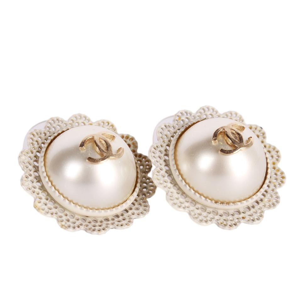 chanel pearl flower earrings