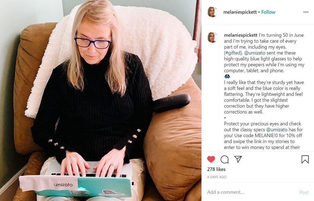 melaniespickett wears her umizato blue light blockers while working from home