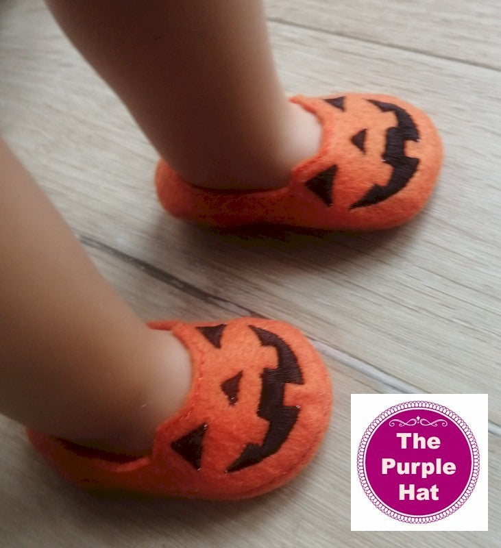 ITH or slippers for 18 inch doll 4x4 – Purple Hat