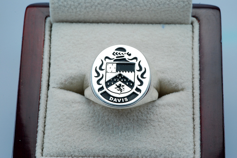 Davis family crest ring