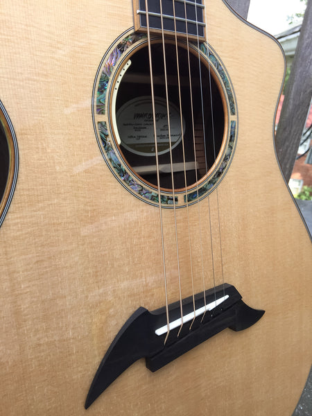 Breedlove Masterclass Concert EXCLUSIVE Acoustic-Electric Guitar