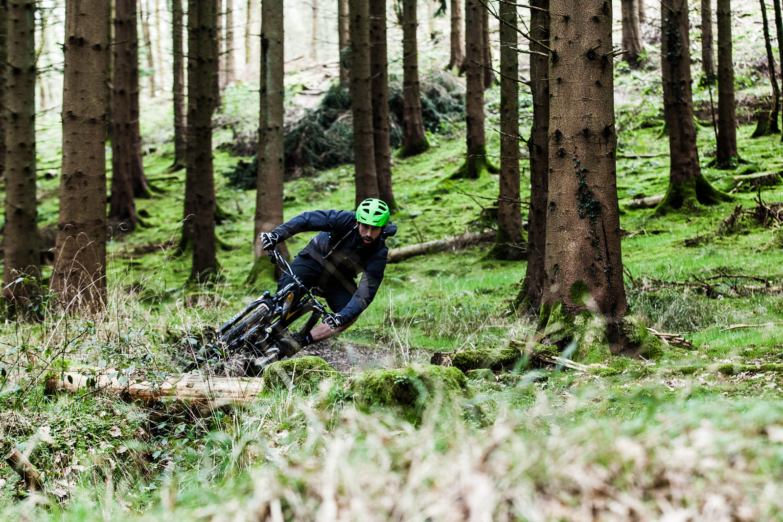 Mission Workshop Field Test : Acre > Wales - Field test with Dirt Magazine - a ride in UK - featuring Dirt Magazine, Santa Cruz Bicycles, SRAM