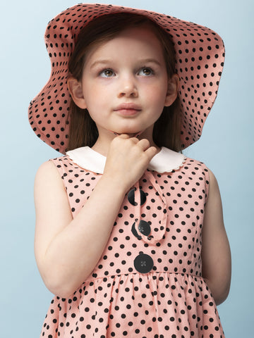 Pink dots hat