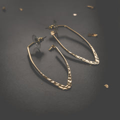 a.v.max hammered gold hoops 