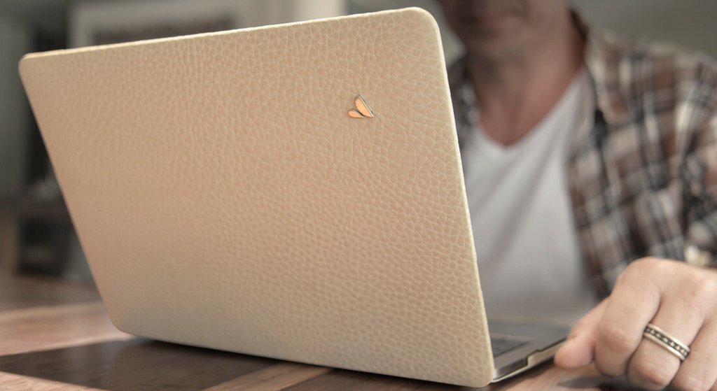MacBook Pro 15 Touch Bar Leather Suit