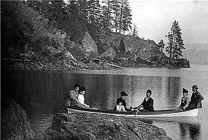 Tubbs Hill Canoe Circa 1890s