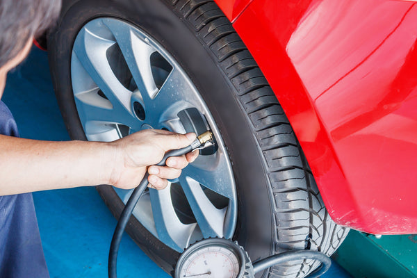 car-check-tires pressure