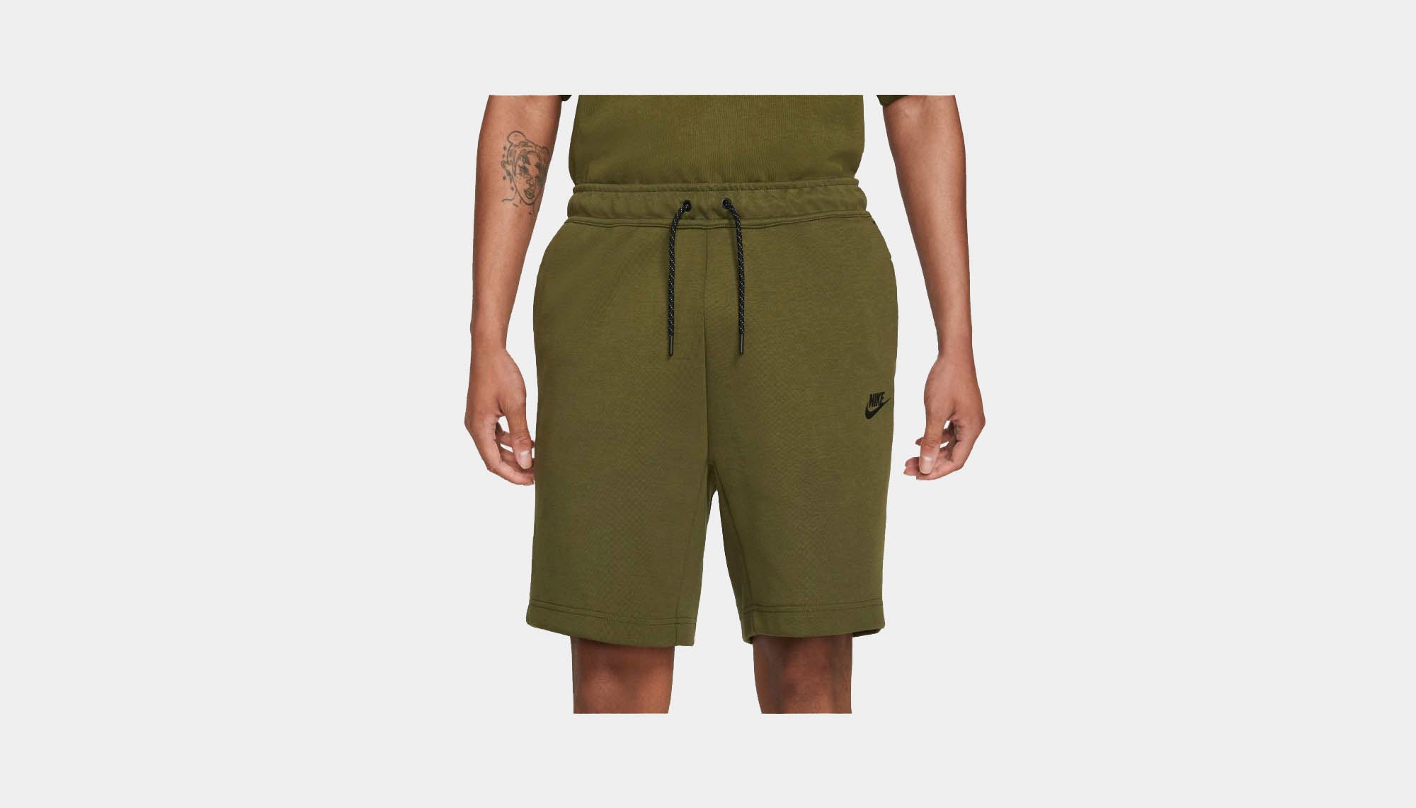 Nike "Tech Fleece Men's Shorts" - Olive Green Manor.