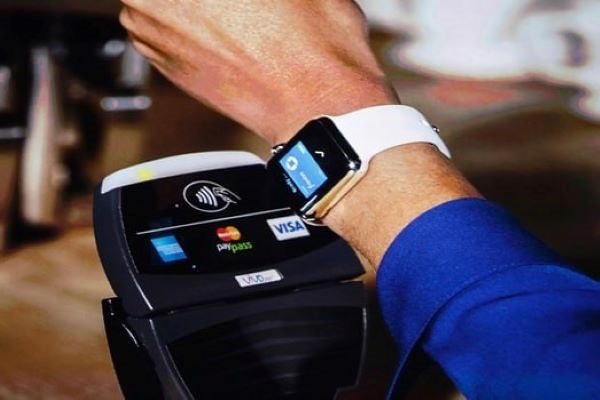 Apple Pay on your Apple Watch pay for goods by using Apple Watch