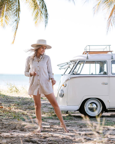 @rileys_travels in the Linen Paloma Dress Jetstream Cheetah