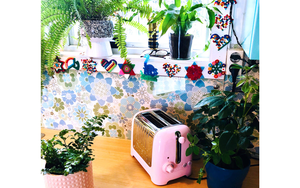 The Inkabilly Blog - Ingrid's retro kitchen, detail of pink toaster, vintage wallpaper and plants