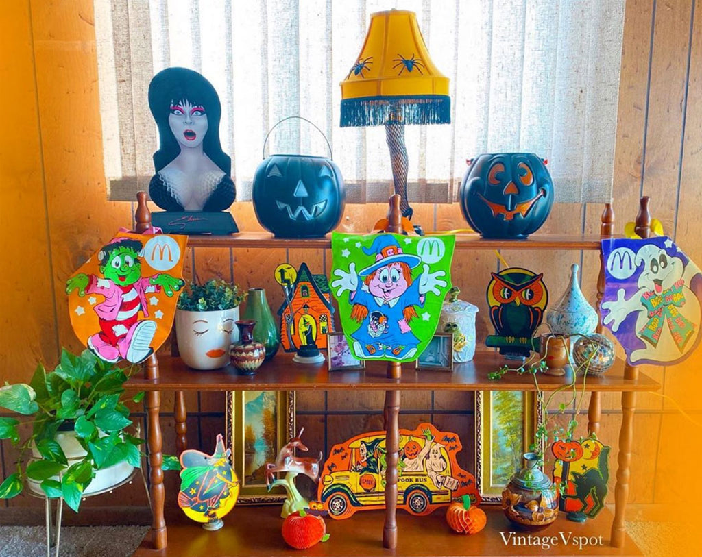 Vanessa's Vintage Halloween shelfie