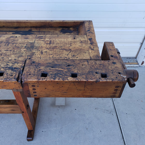 verteren sneeuw cruise Stained Wooden Work Table with Vice – Antiquities Warehouse