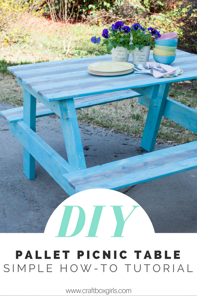 DIY Pallet Picnic Table