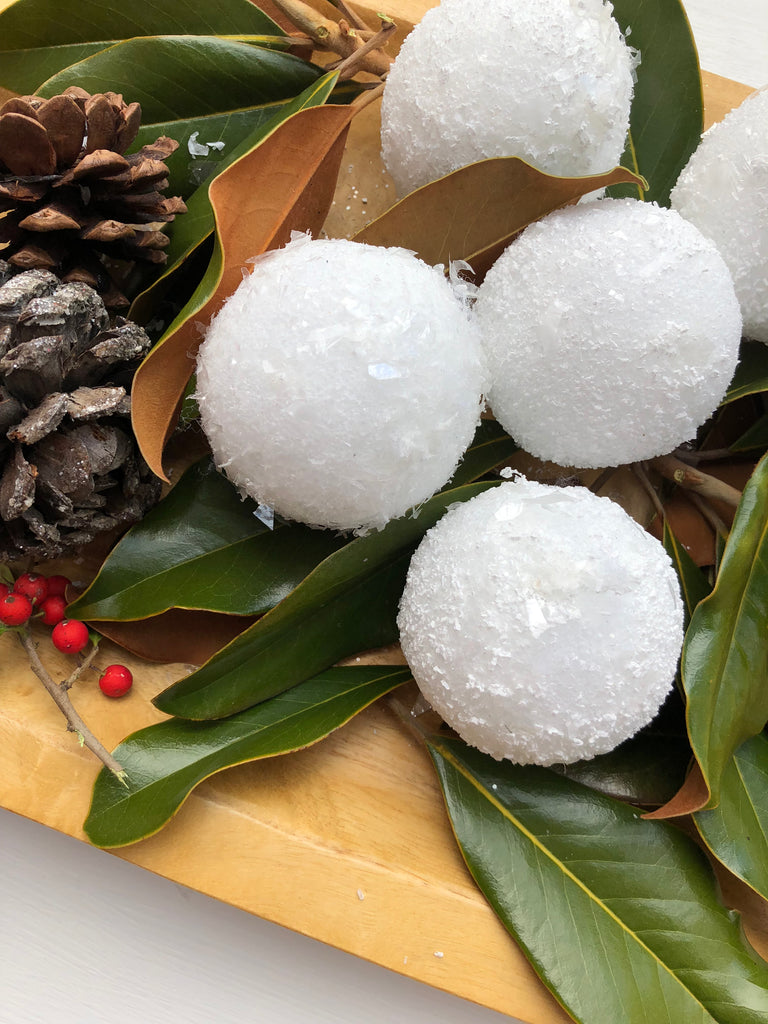 Textured Snowball Centerpiece