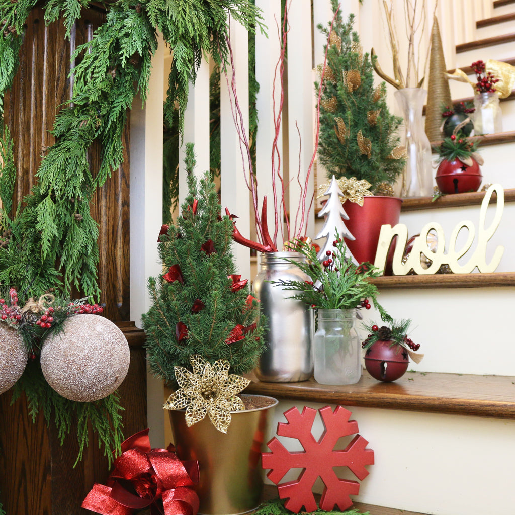 DIY Holiday Stairs Design