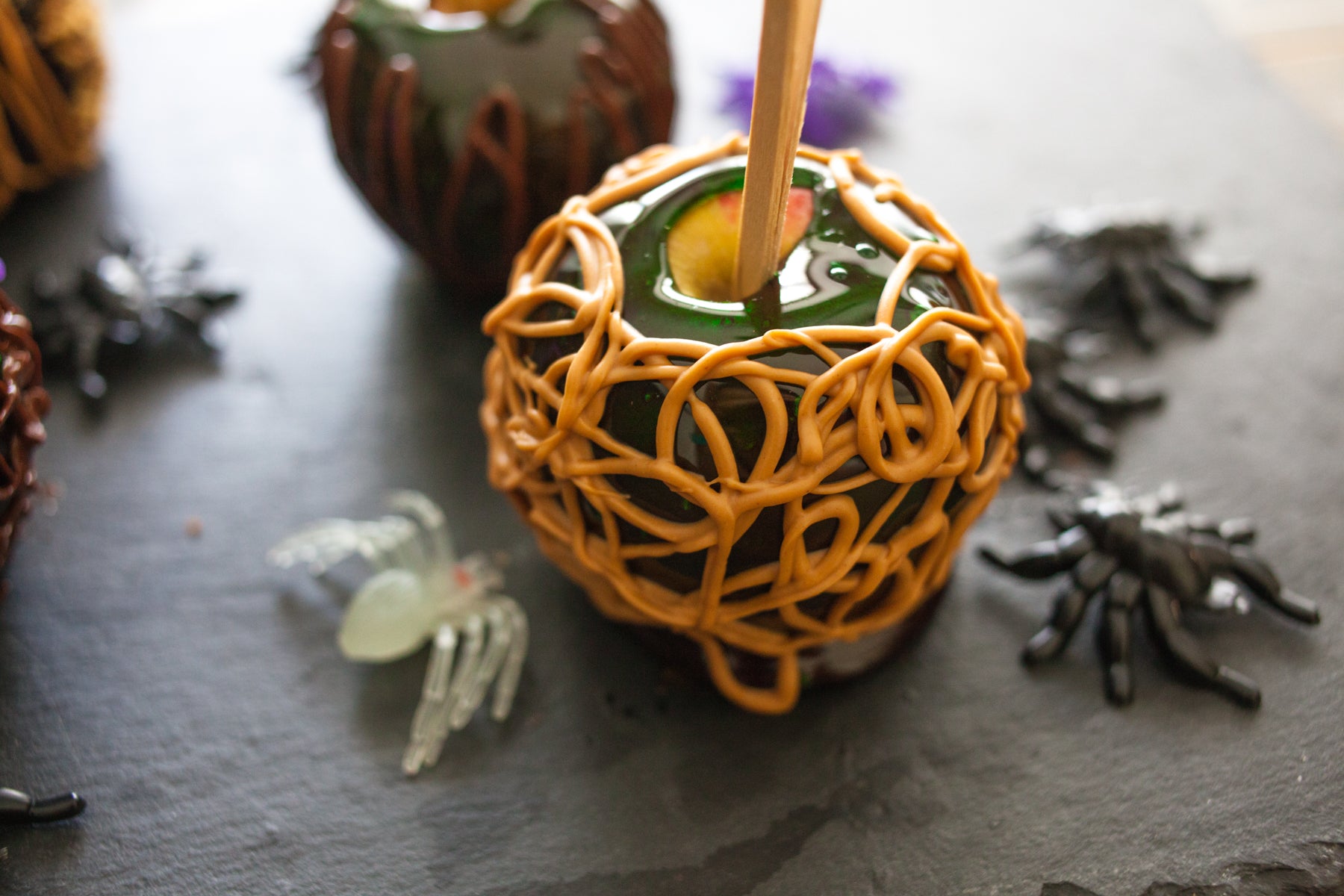 DIY Halloween Candy Apples