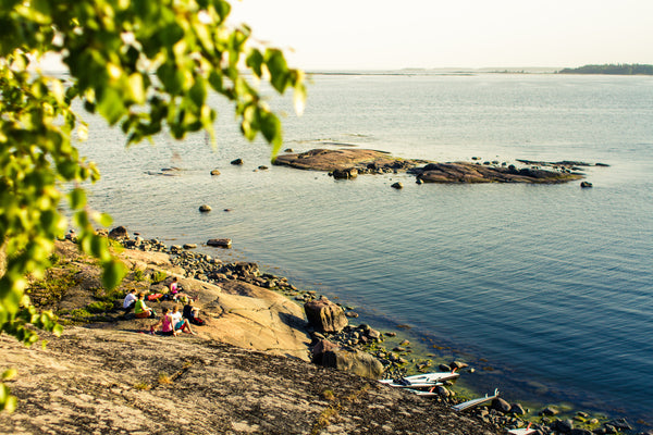 Aurinkoinen sunnuntai aamu Käärmeluodoilla