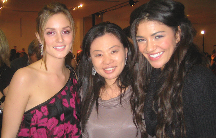 Alex Woo with the cast of Gossip Girls