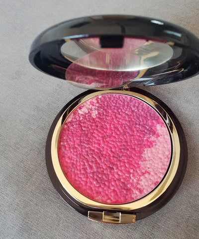 colorete de alta pigmentación en tono rosado multi bubble blush de Être Belle Cosmetics