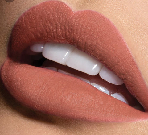 labios pintados con el lip twist de etre belle cosmetics españa