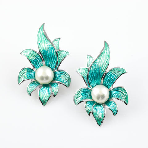 flowers jewelry trend for spring