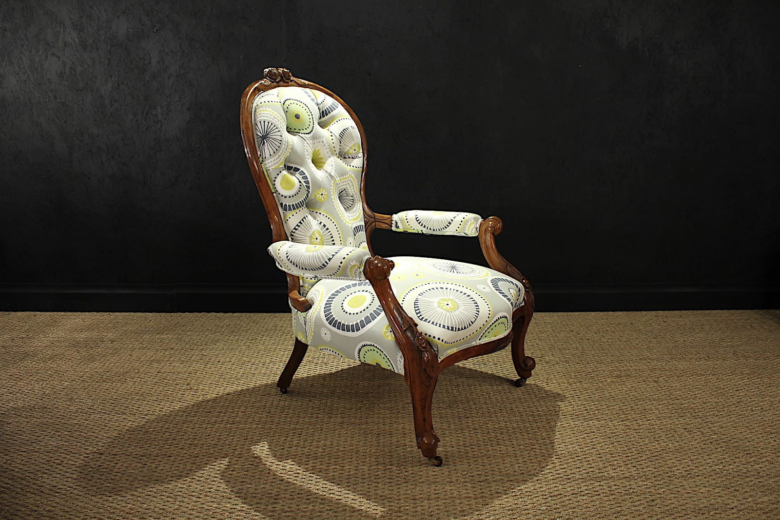 victorian spoon-back open-arm chair in walnut