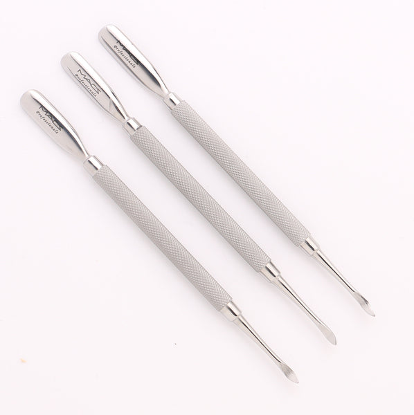 curved cuticle pusher