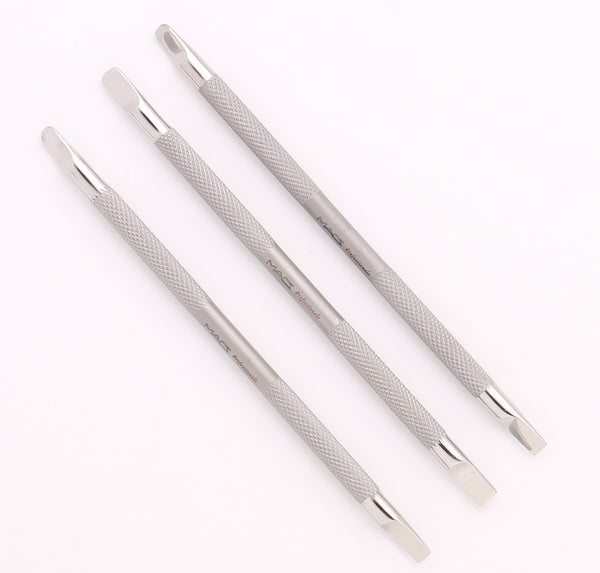 curved cuticle pusher