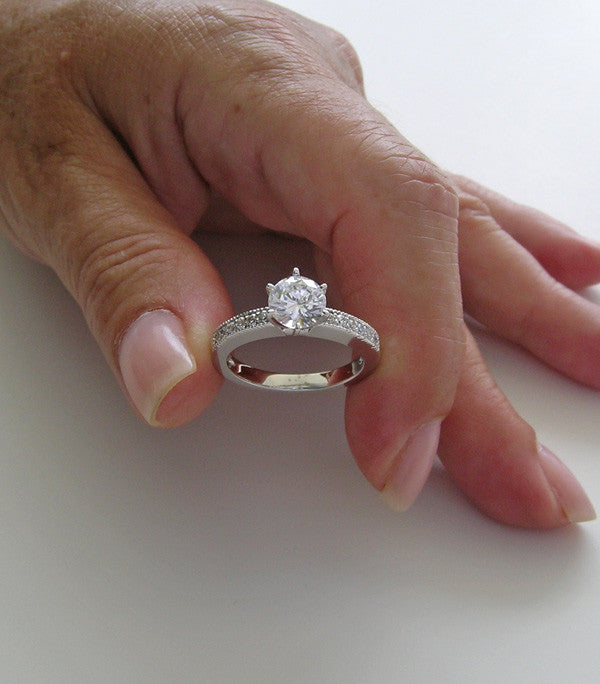 SIMPLISTIC AND ELEGANT DIAMOND ENGAGEMENT RING SETTING