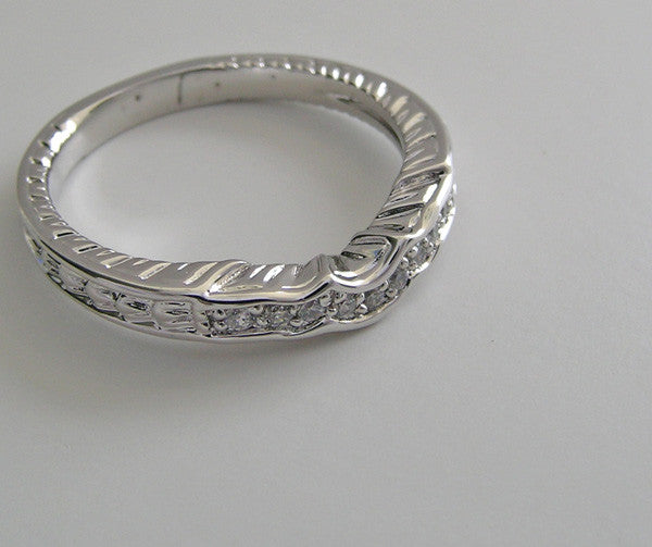 LOVELY DIAMOND WEDDING BAND RING
