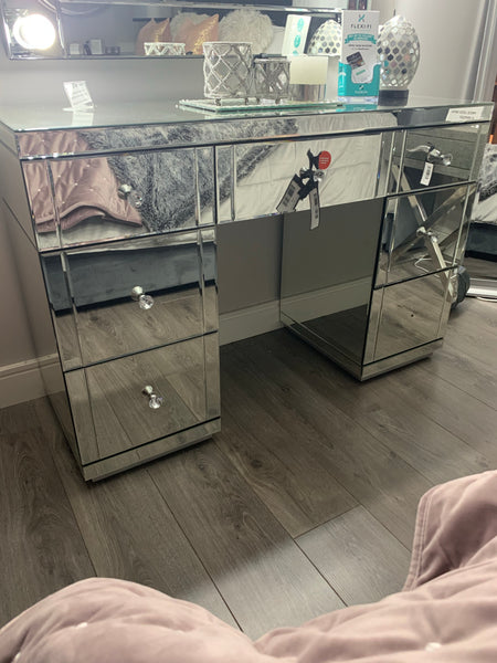 glass mirror dressing table