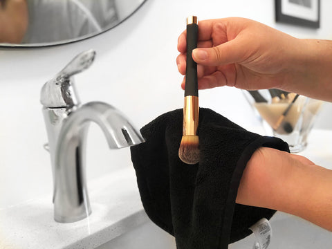 Shape your makeup brush after washing it