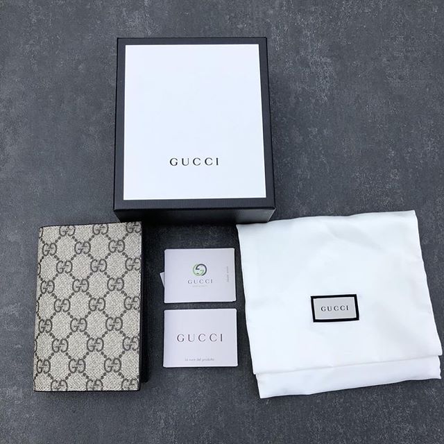 gucci passport holder