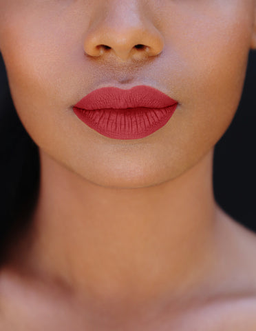 red lipstick, red matte lipstick, matte lipstick, aniise, aniise cosmetics, cosmeticos, makeup guru