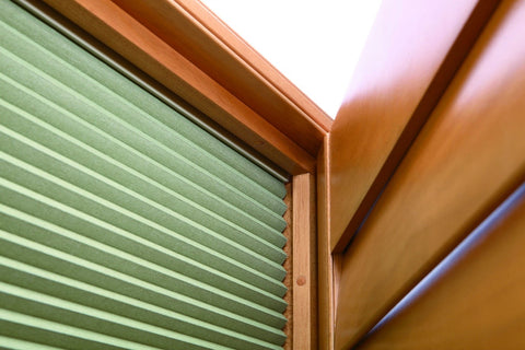 Room darkening honeycomb blinds for shutters 