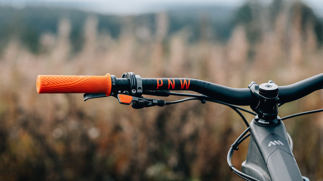 Nsmb Review Loam Grips And Range Handlebar Pnw Components