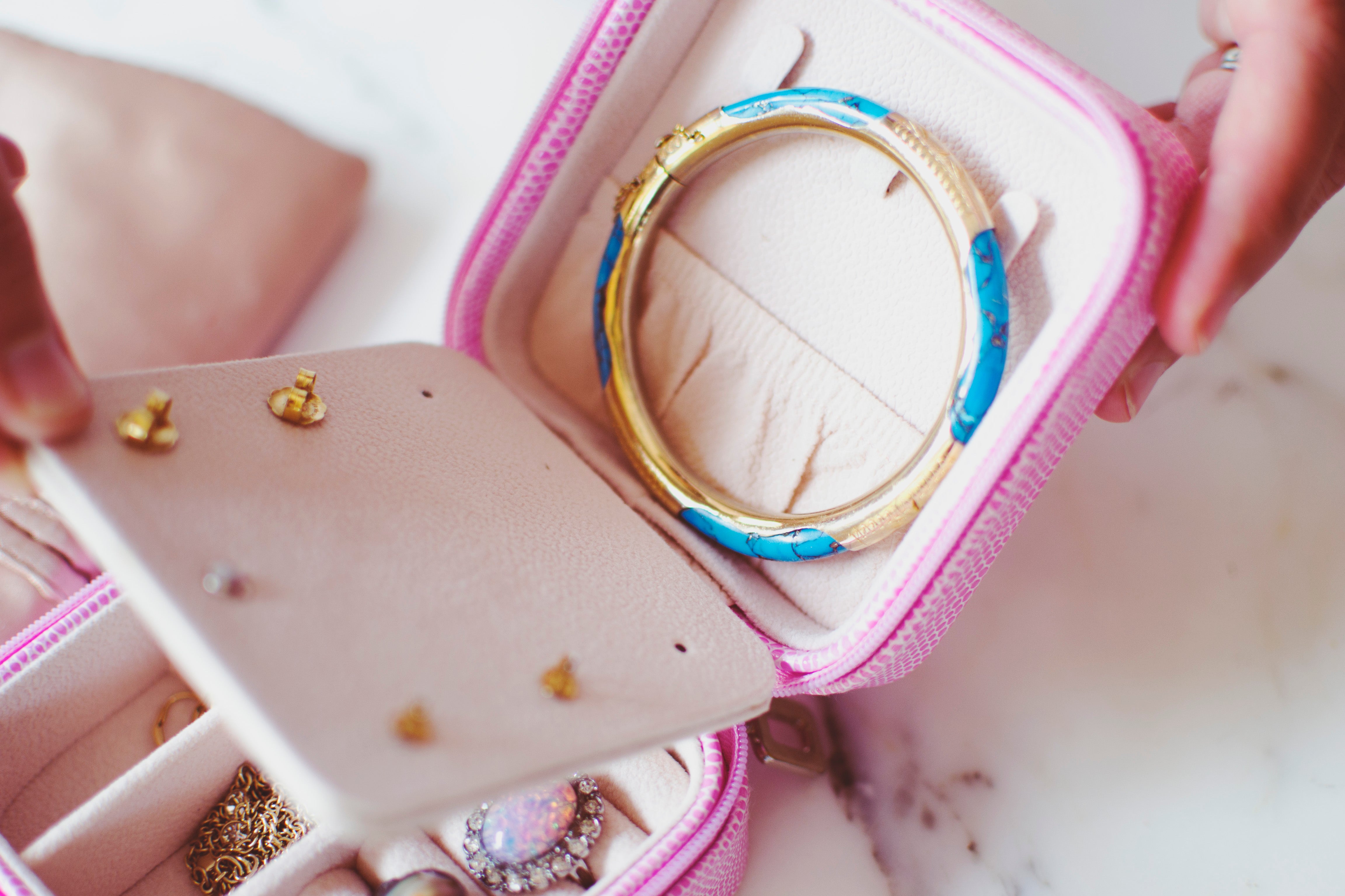 how to pack jewelry when you travel, travel jewelry box