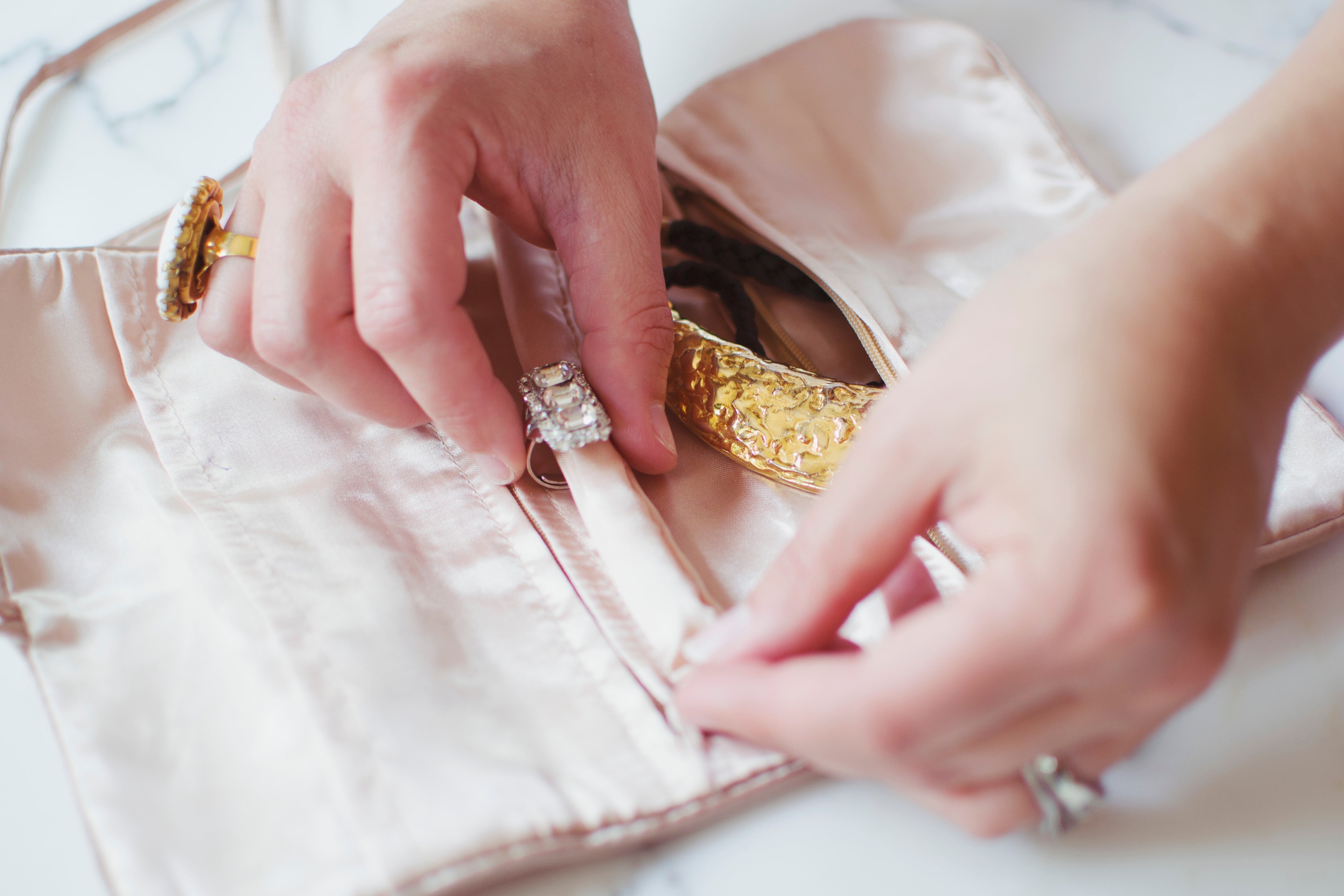 how to pack jewelry when you travel, travel roll
