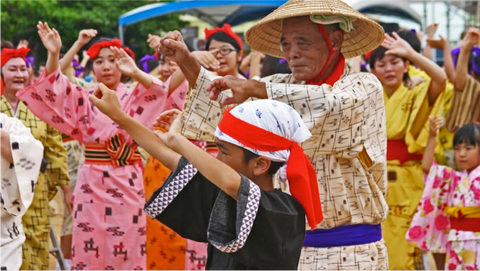 Okinawan Dance in Kimonos