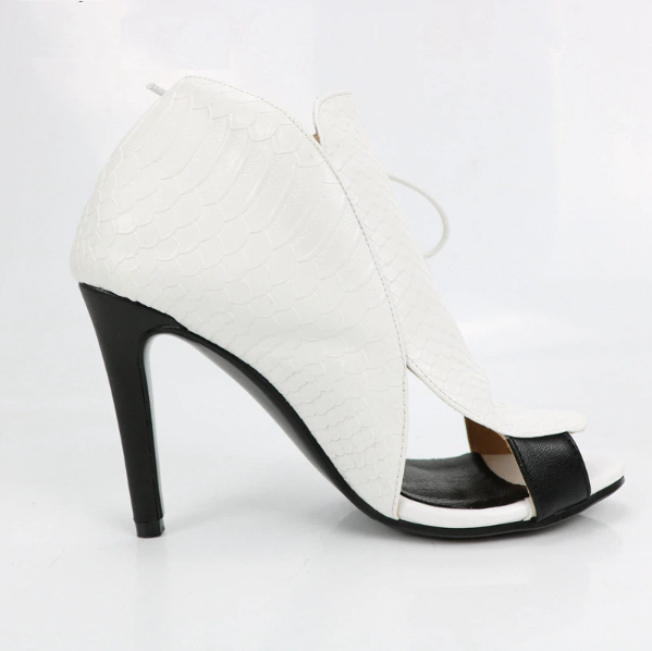 ladies white heeled shoes