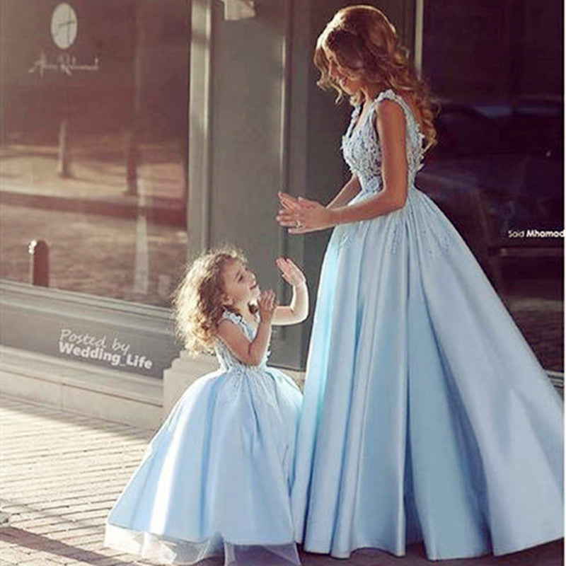 bride and daughter matching wedding dresses