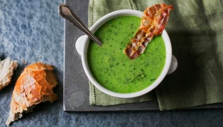 Pea and pancetta soup
